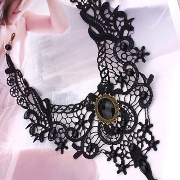 NEW Vintage lace with a Vitoria. flare Neckace - Picture 3 of 6